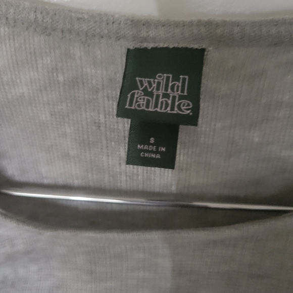 Halter top - Picture 2 of 2